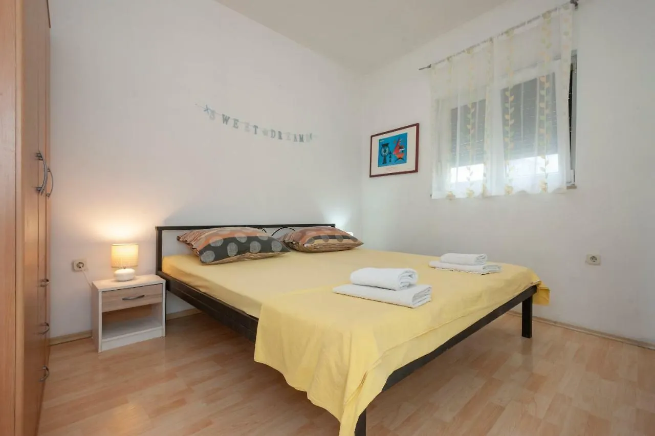 Apartments Pepi Kaštela